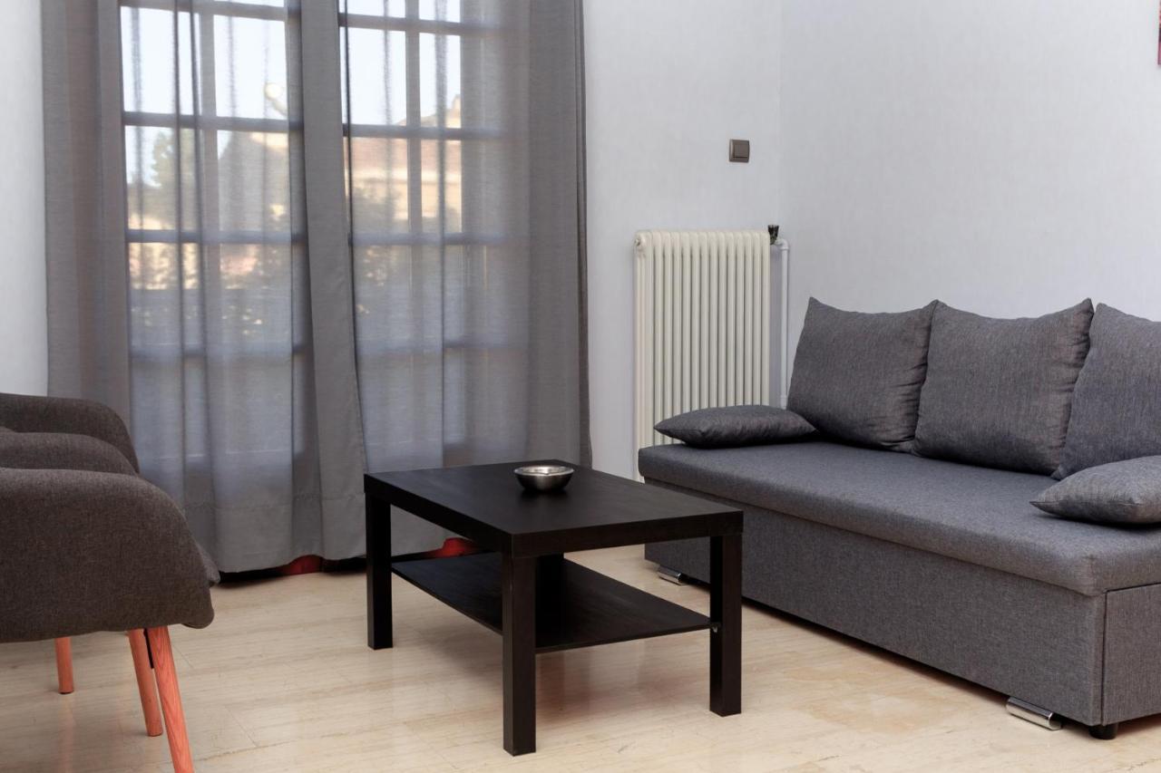 Hotel Finikas à Larissa Extérieur photo