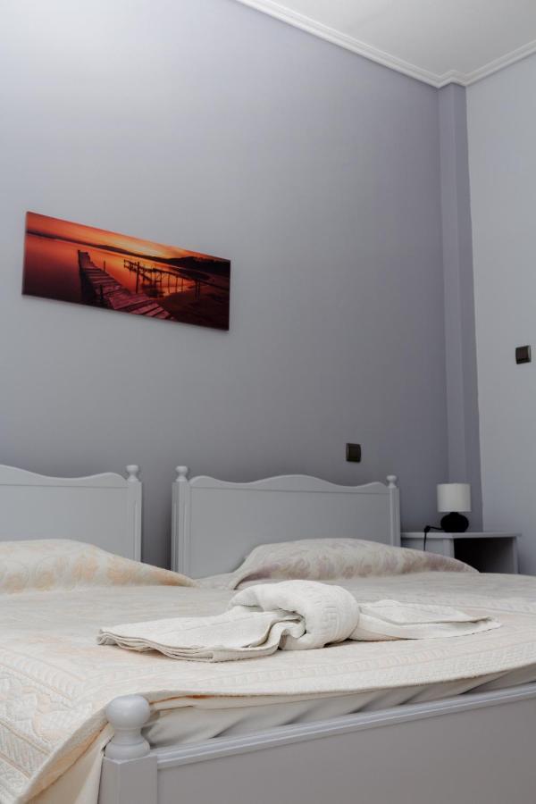 Hotel Finikas à Larissa Extérieur photo
