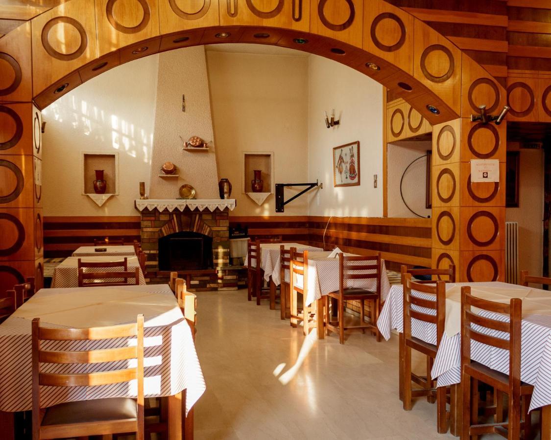 Hotel Finikas à Larissa Extérieur photo